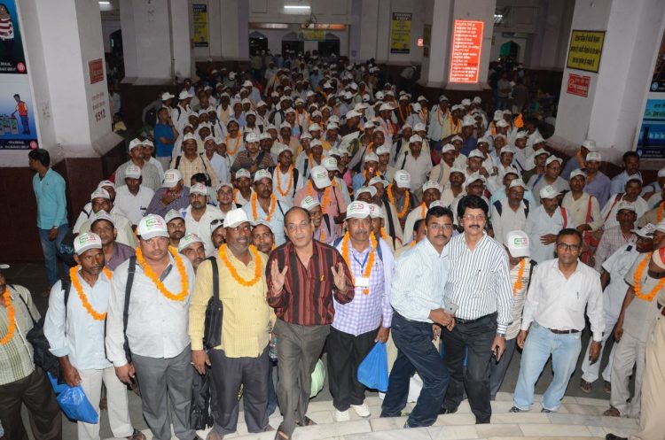 IFFCO flags off 3 day train journey for farmers