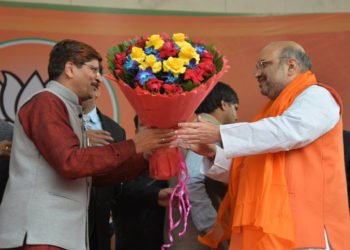 Nafed director greets Shah on his reelection