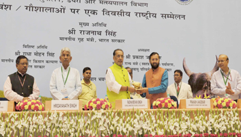 Singh lauds indigenous breeds of cows