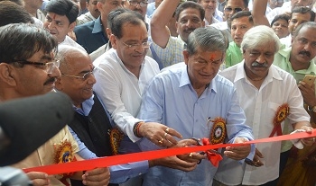 UCF: Politicos meet cooperators face to face