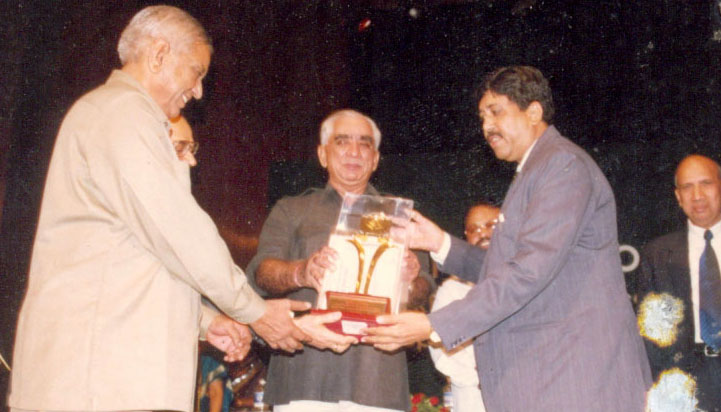 award-dileepbhai-sanghani