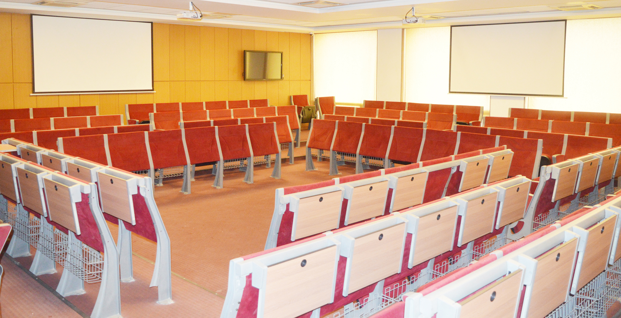 rajkot-sahkari-bank-borad-room