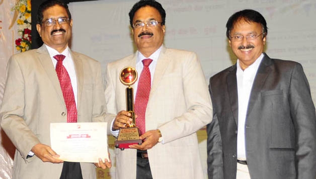 Model Co-op Bank bags Vasantdada Patil award