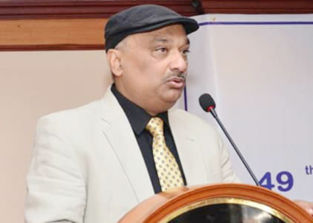 Sunil pooh-poohs Shahi, calls him nonentity