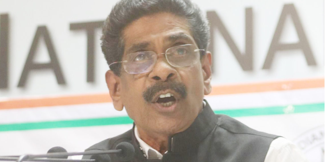 How can bureaucrats surrender DCCB license; asks KPCC Chief