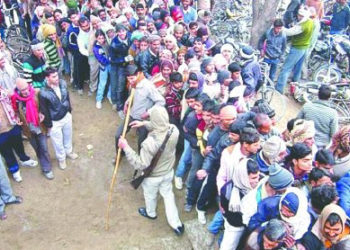 Rajasthan: Scramble for urea leads to lathi-charge