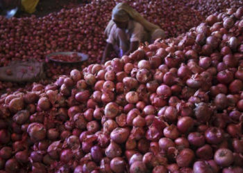 Onion: Govt tries to arrest falling prices