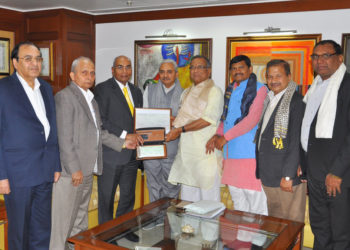 IFFCO hands over cheque to Sahakar Bharati