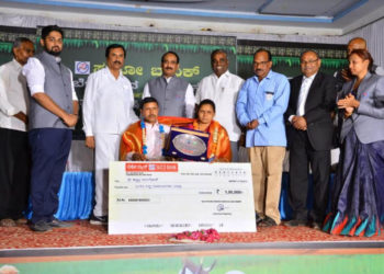 SUCO bank bestows Sukrata Award on farmers