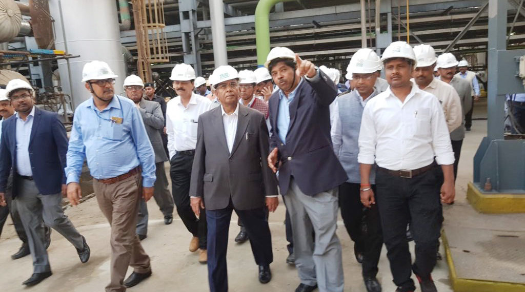 Production targets: IFFCO MD tours fertilizer plants, bucks up engineers