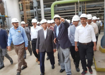 Production targets: IFFCO MD tours fertilizer plants, bucks up engineers