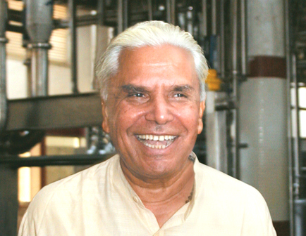 Bhatol quits BJP, to contest LS election on Cong ticket