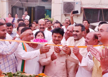 Balyan launches ATM van of Muzaffarnagar DCCB