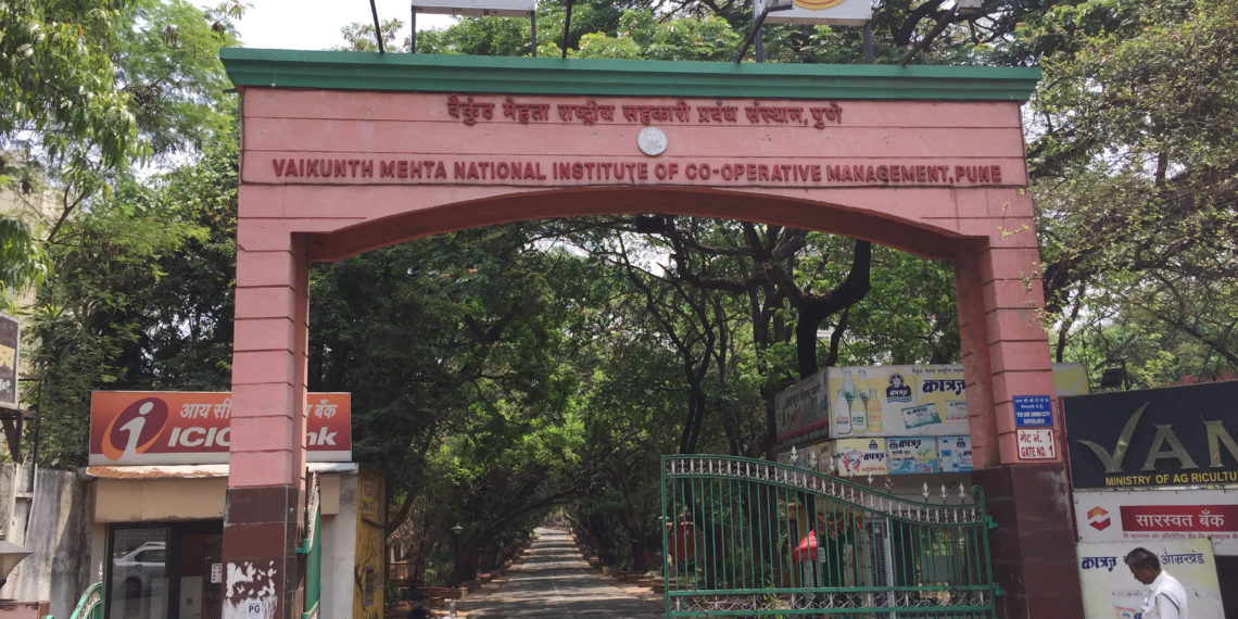 VAMNICOM ropes in IIM & IIT for a course on Data Analytics