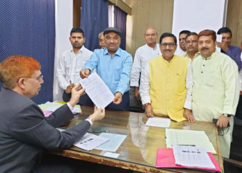 Biscomaun: Sunil files nominations, sounds sure of his victory