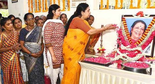 Thousands turn out to pay respect to Amma