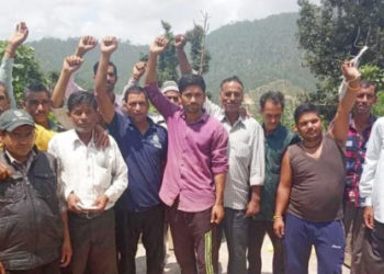 Uttarakhand: Villagers protest against lack of co-op bank