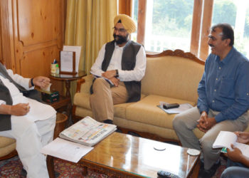 J&K: Sodhi meets Governor to boost milk production
