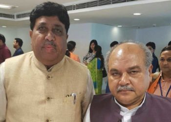 Sanghani meets Tomar on sidelines of IICTF