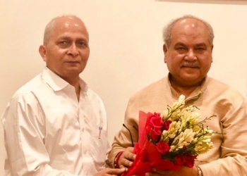 Kumar briefs Tomar on neem and organic farming campaigns