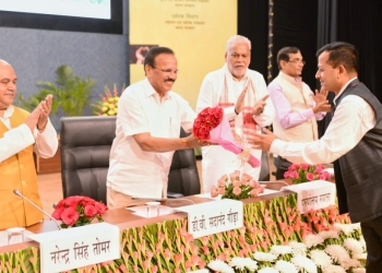 Tomar & Gowda inaugurate Fertilizer Application Awareness Program