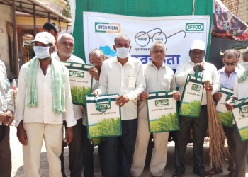 Led by biggies co-ops celebrate Mahatma’s birth anniversary