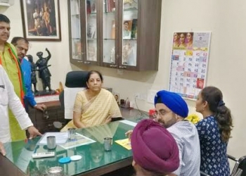 FM meets PMC victims, assures them of help