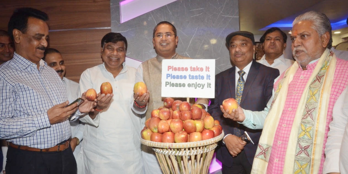 Playing national role: Biscomaun sells Kashmiri apples