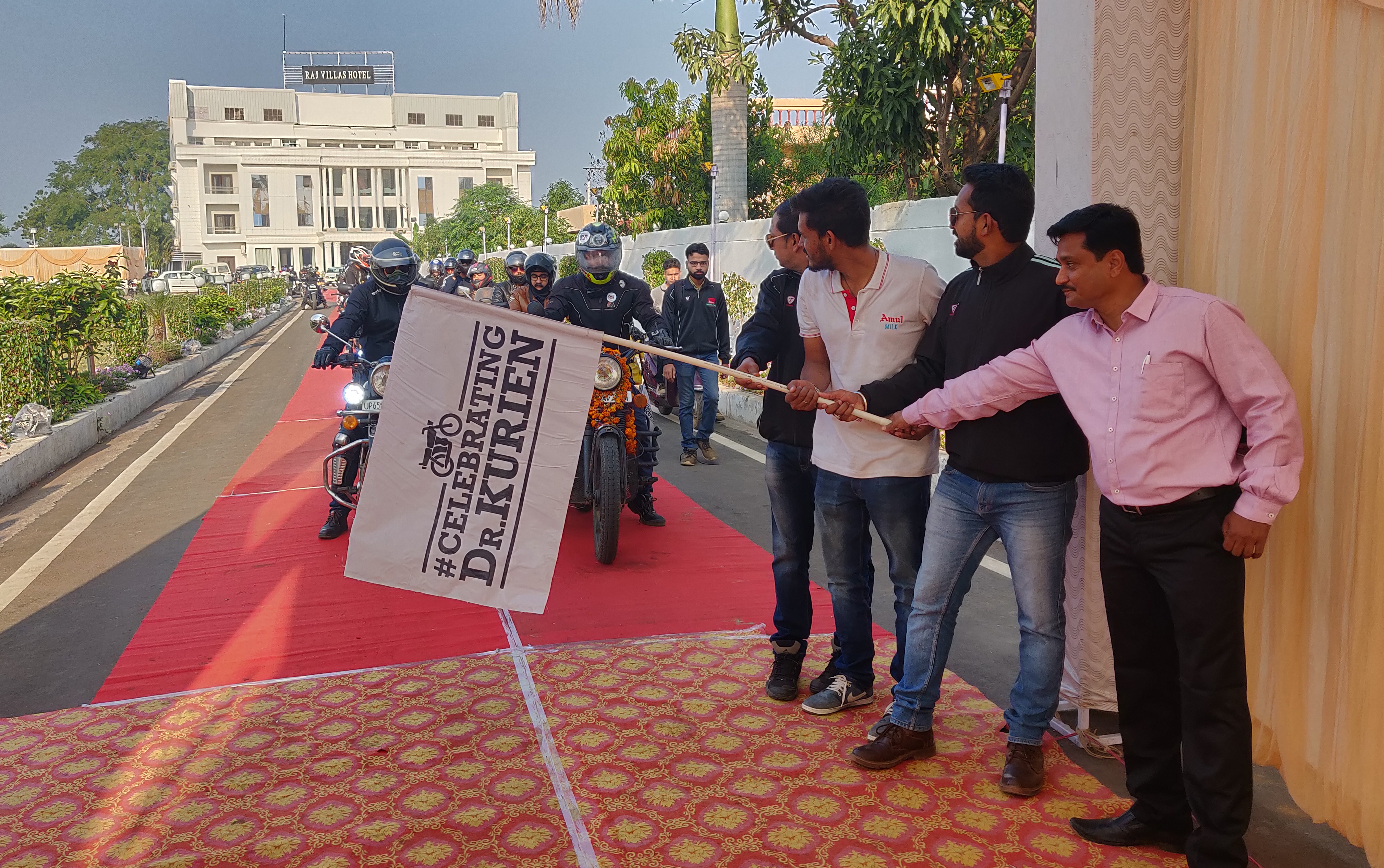 Celebrating Kurien’s Birth Day: Bikers in lake city of Bhopal