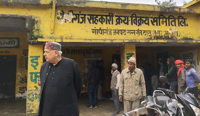 UP Agri Minister ensures supply of urea