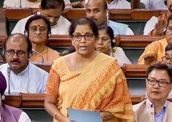 Amidst ruckus, Minister tables banking amendment bill in Lok Sabha
