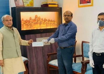 NCDC & IPL jointly donate Rs 11 crore; Tomar thanks the team