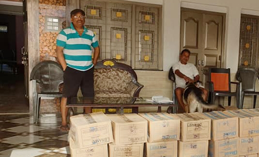 Bihar: Cooperators spread out in villages distributing safety items