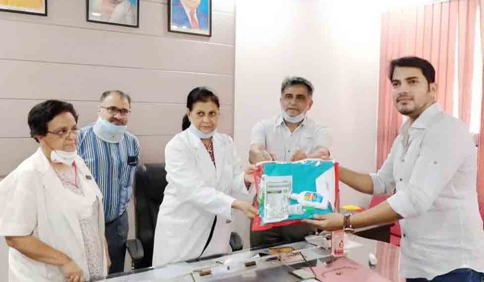 Chandra Pal’s son donates PPE Kits to doctors