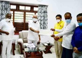 DKMUL donates Rs 50 lac to CM Fund & free milk to poor