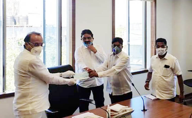 Thane DCCB contributes Rs 1 crore to CM Relief Fund