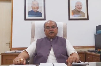 NCDC holds unique bee-keeping event; Tomar pledges Rs 500 cr