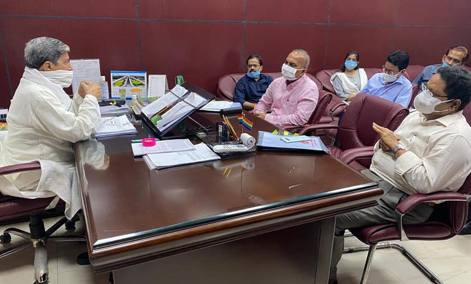 Verma meets officials to expedite loans for farmers