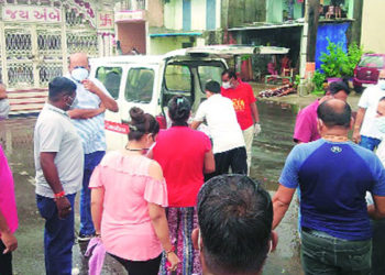 Veteran co-operator Bhakt passes away