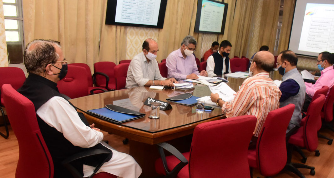 Himachal Minister reviews co-op dept functioning