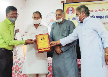 Gupta bags Pt. Vamanrao Lakhe Co-op Award