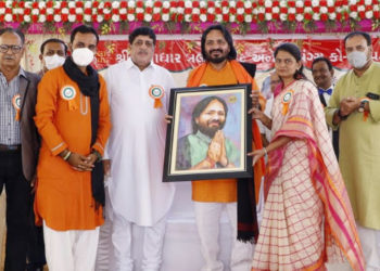 Sanghani helps set up “Art Co-operative” to support artists in Amreli