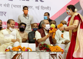 Alka felicitates Union Minister in Gwalior