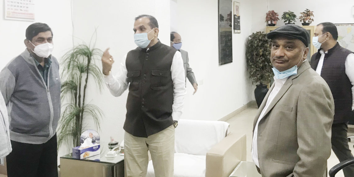 Mehta bows out of race, Dabas & Nair remain lone contestants