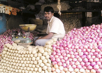 UP’s Rajdhani Van Service to curb prices of potato-onion