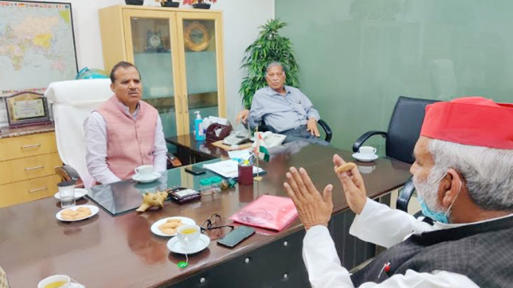 NCUI: Candidates throng Chandra Pal’s chamber seeking “blessings”