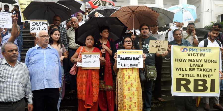 PMC depositors threaten gherao of RBI headquarters