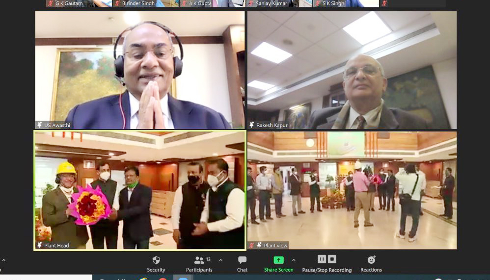 IFFCO MD virtually tours Paradeep; Unit Head offers digital bouquets!