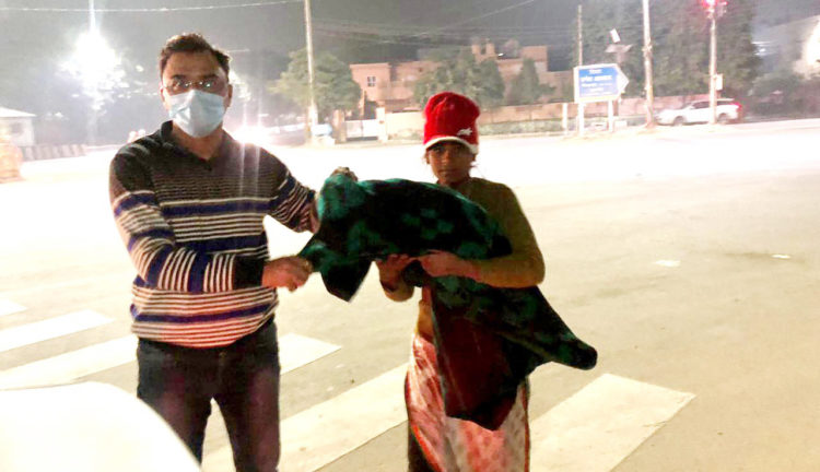 IFFCO showcases human face of co-ops; distributes blankets