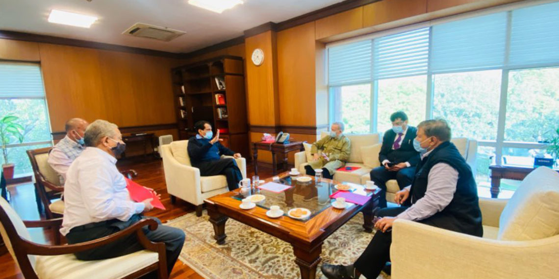 Co-operators meet Sherpa; discusses Co-op Development Forum